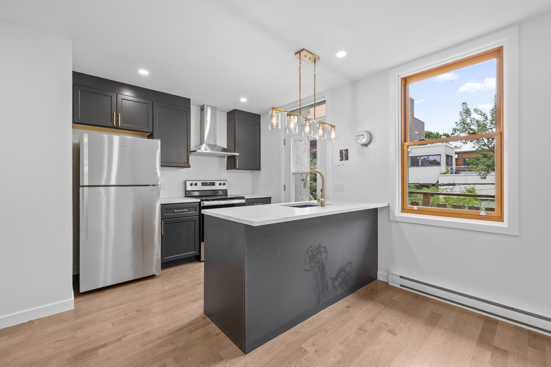 Cuisine - 4866 Rue Drolet, Montréal (Le Plateau-Mont-Royal), QC - Indoor Photo Showing Kitchen With Upgraded Kitchen