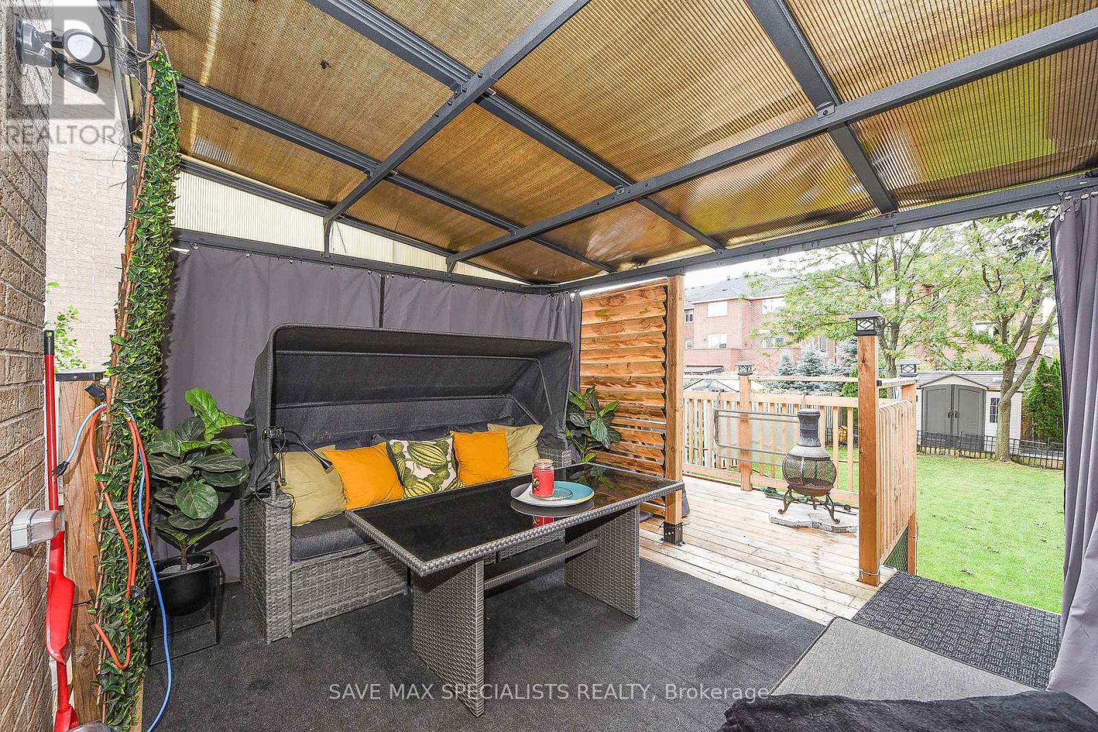 614 Lumberton Crescent, Mississauga, ON - Photo Showing Other Room With Fireplace