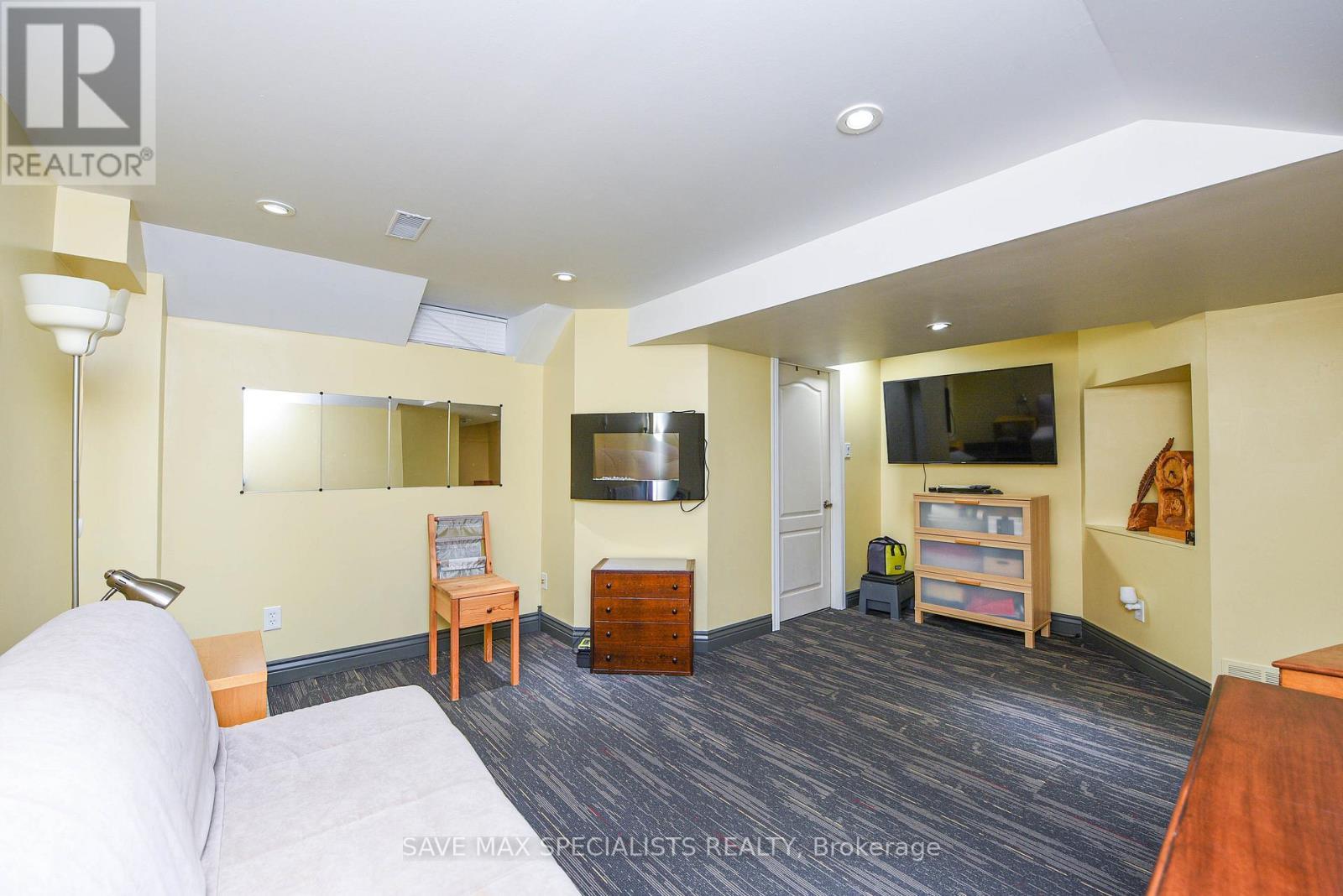 614 Lumberton Crescent, Mississauga, ON - Indoor