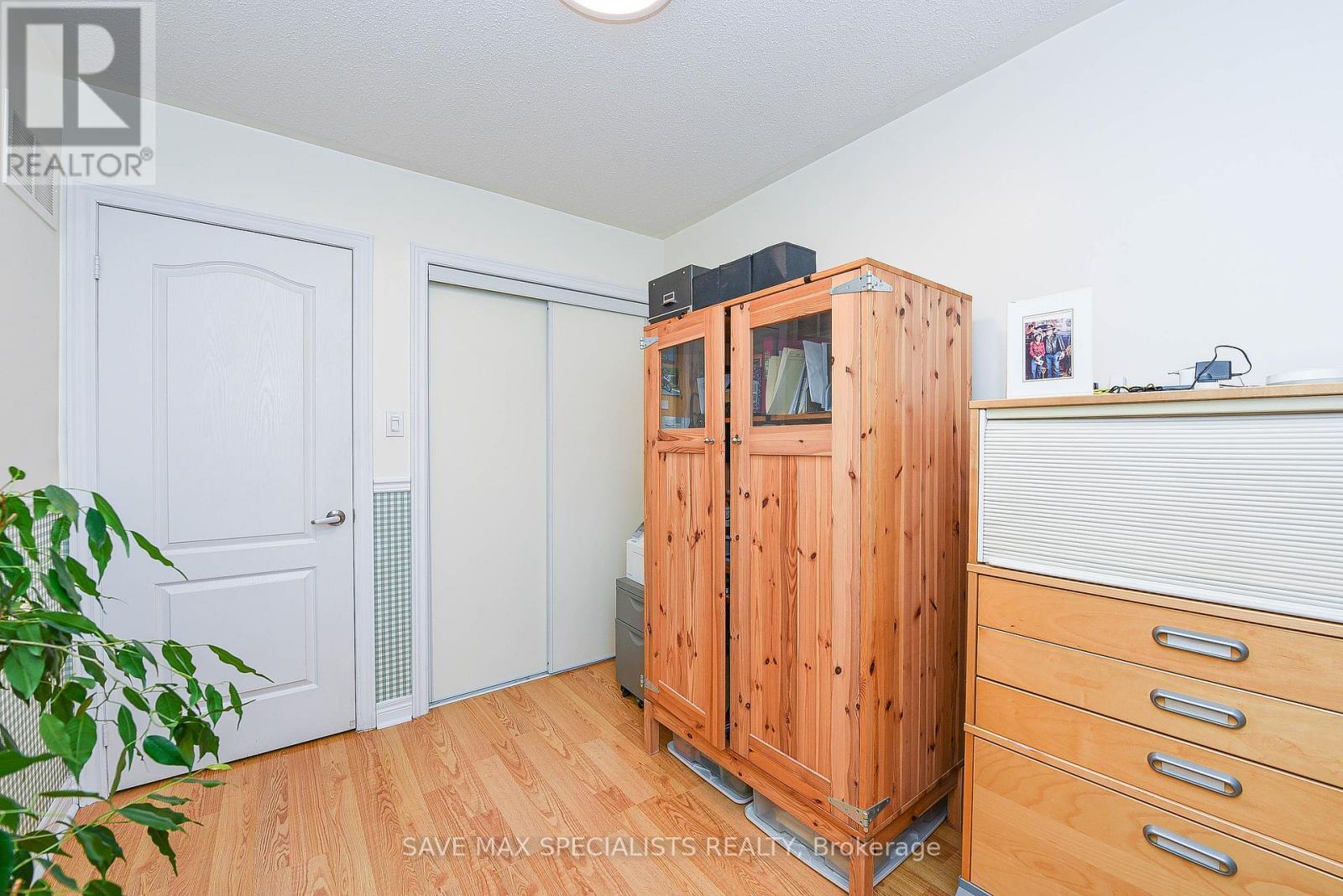 614 Lumberton Crescent, Mississauga, ON - Indoor