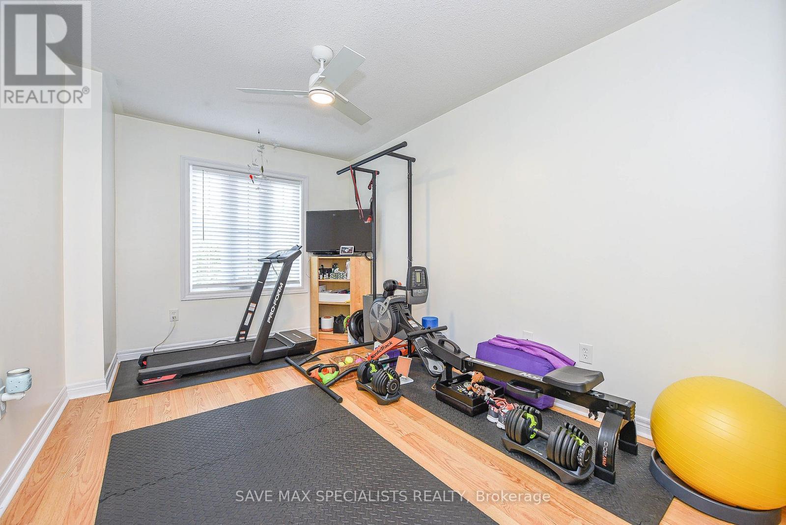 614 Lumberton Crescent, Mississauga, ON - Indoor Photo Showing Gym Room