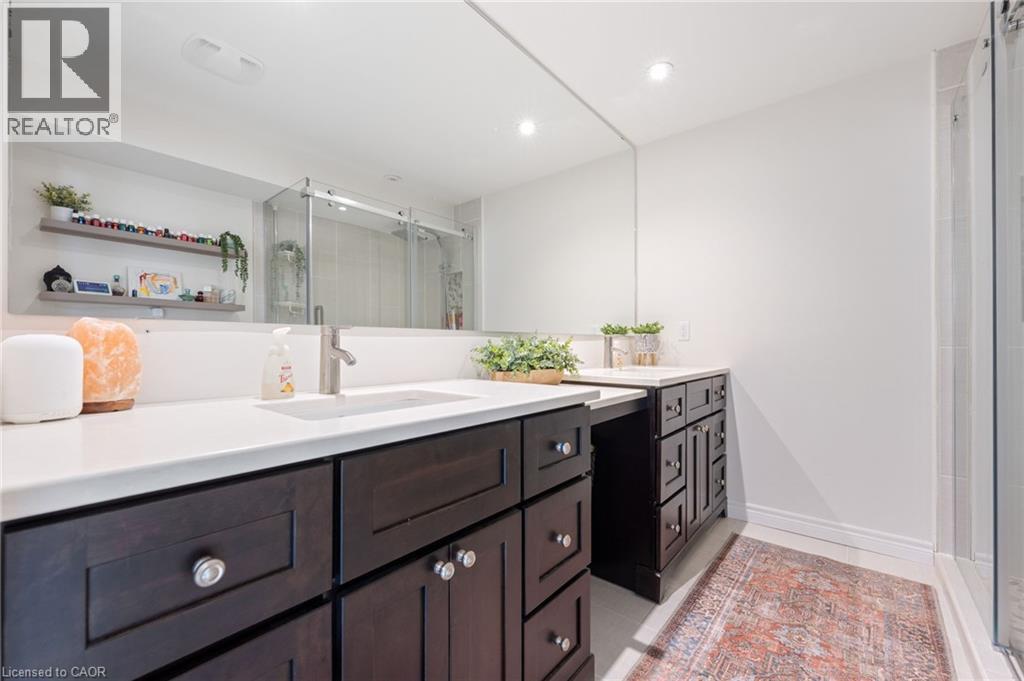 63 Redbud Crescent, Simcoe, ON - Indoor Photo Showing Bathroom