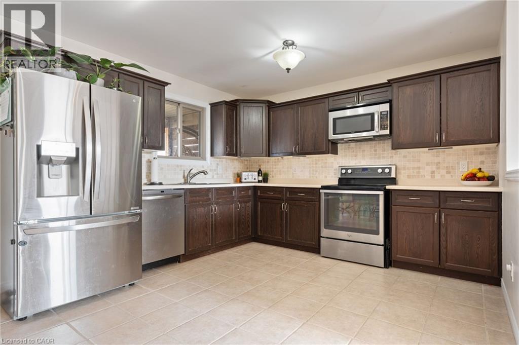 63 Redbud Crescent, Simcoe, ON - Indoor Photo Showing Kitchen
