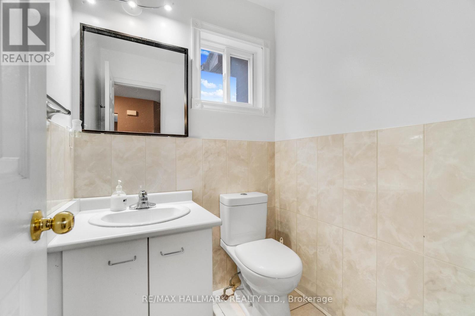 3310 Greenbelt Crescent, Mississauga, ON - Indoor Photo Showing Bathroom
