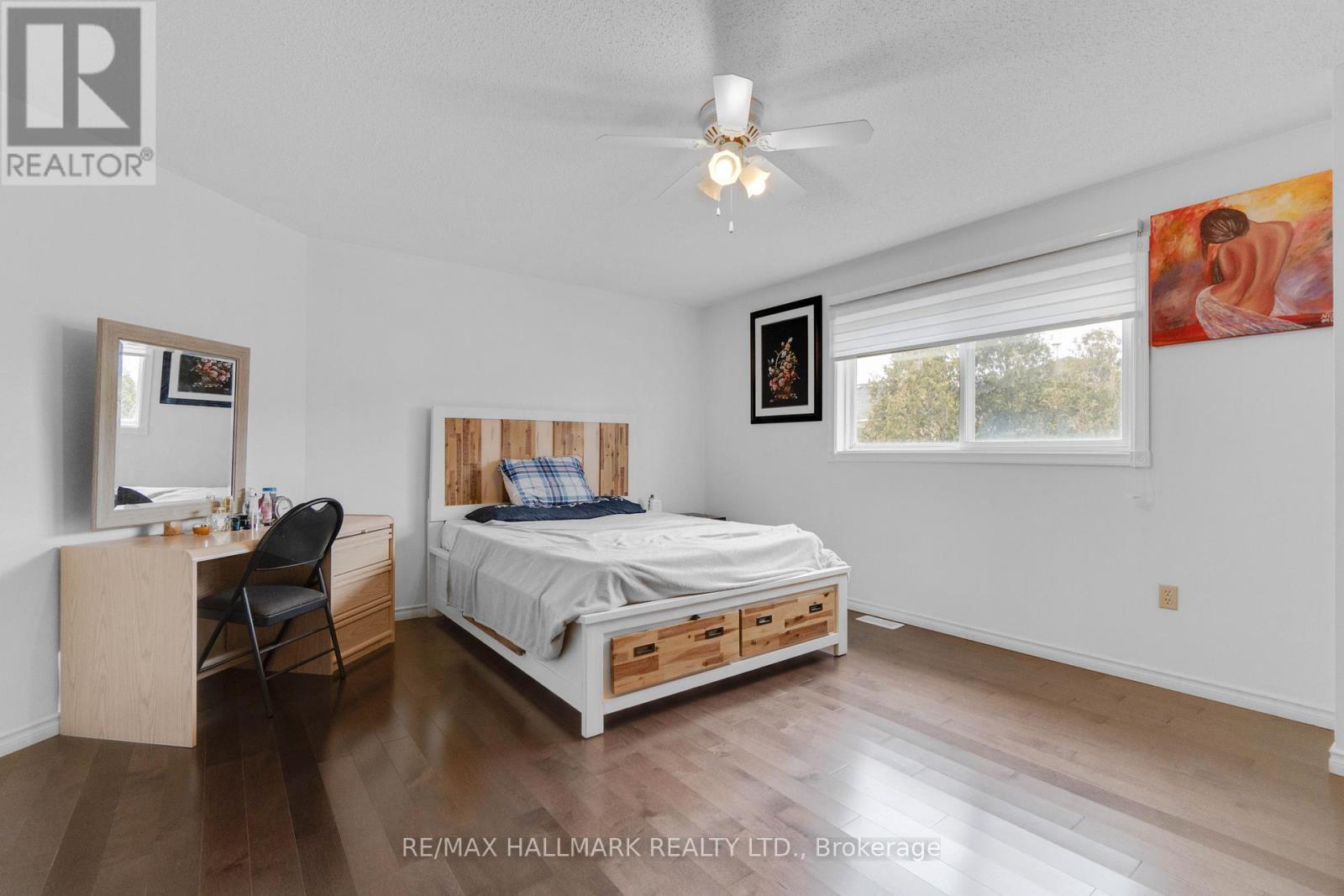 3310 Greenbelt Crescent, Mississauga, ON - Indoor Photo Showing Bedroom