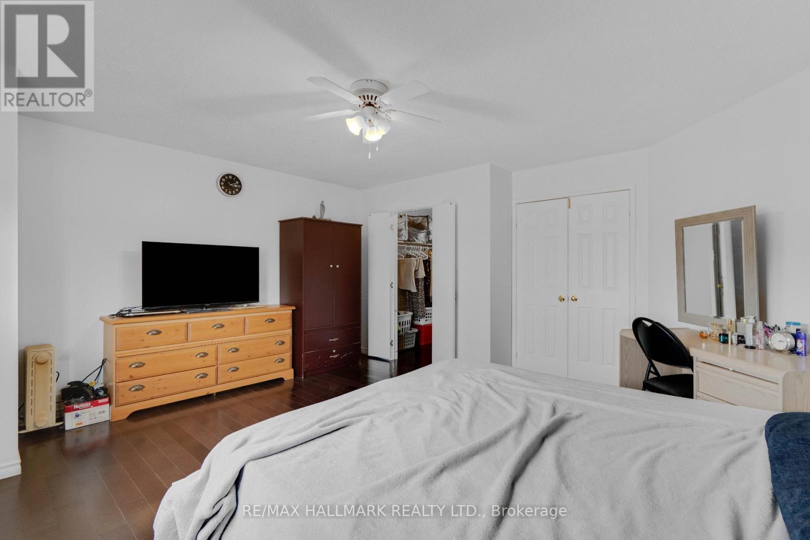 3310 Greenbelt Crescent, Mississauga, ON - Indoor Photo Showing Bedroom