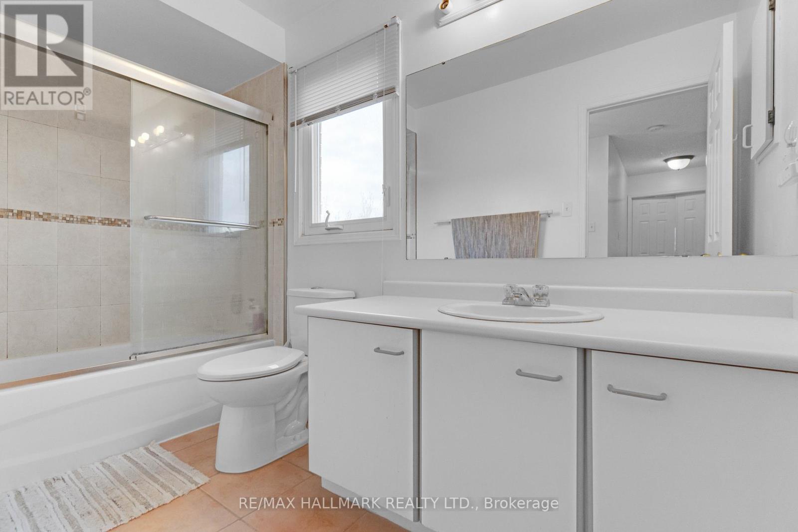 3310 Greenbelt Crescent, Mississauga, ON - Indoor Photo Showing Bathroom