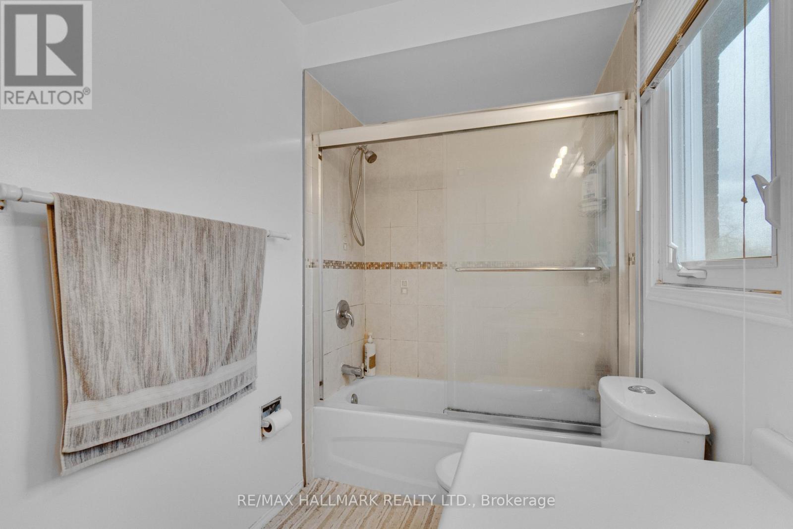 3310 Greenbelt Crescent, Mississauga, ON - Indoor Photo Showing Other Room