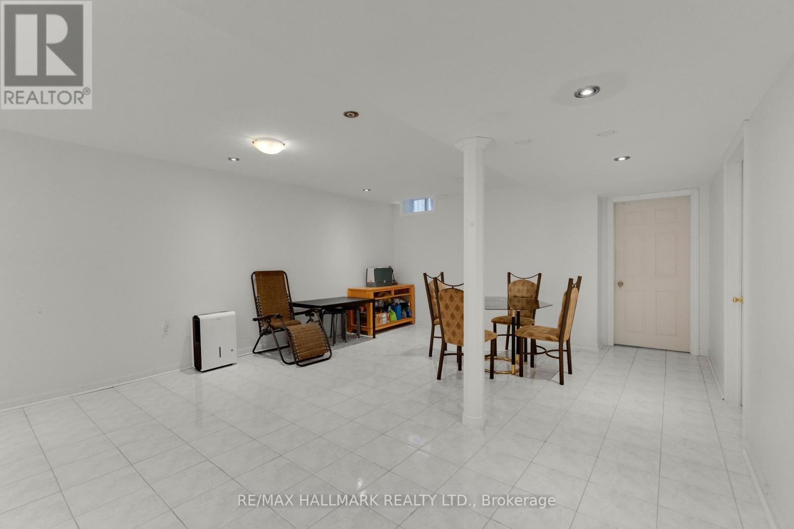 3310 Greenbelt Crescent, Mississauga, ON - Indoor Photo Showing Other Room