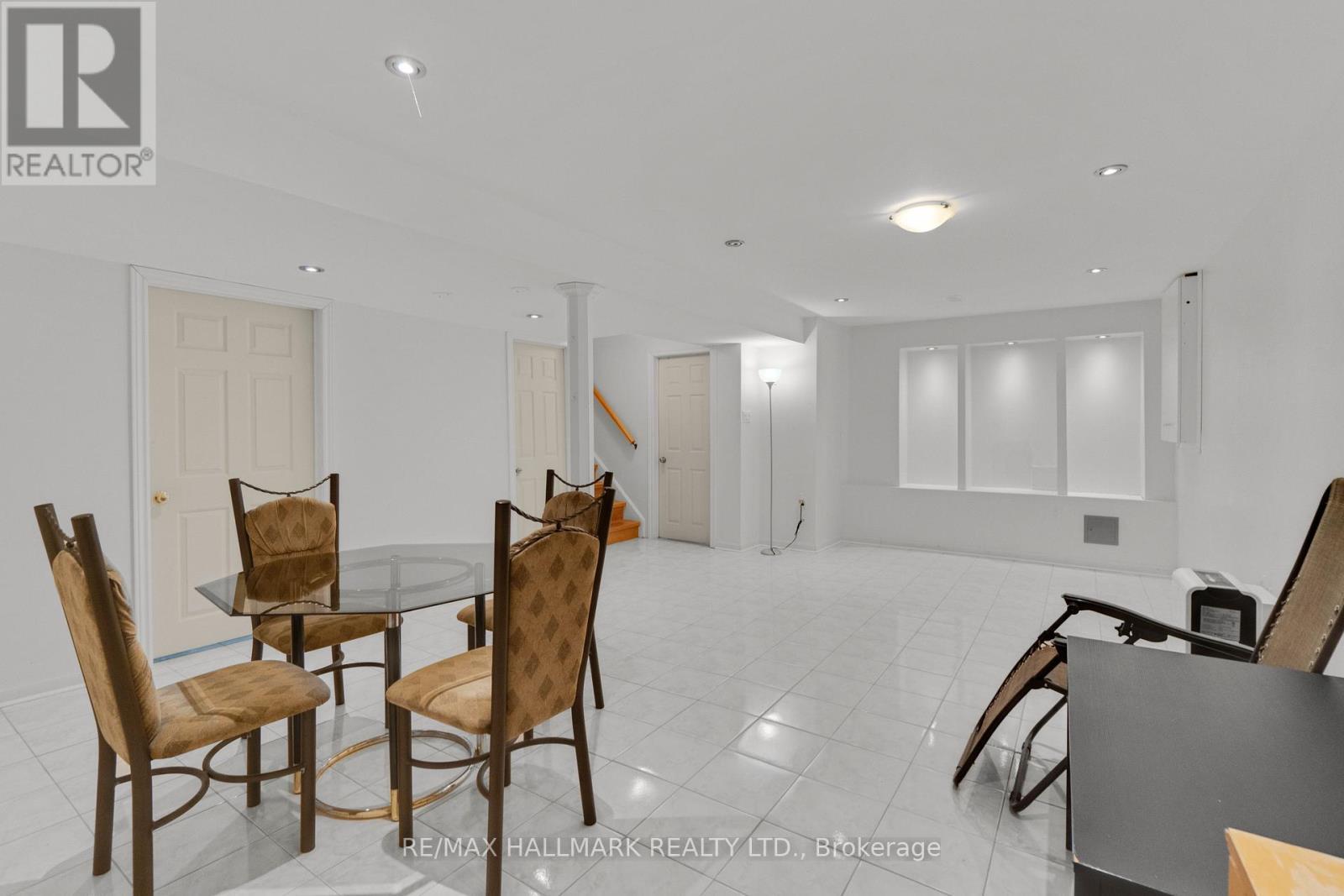 3310 Greenbelt Crescent, Mississauga, ON - Indoor Photo Showing Dining Room