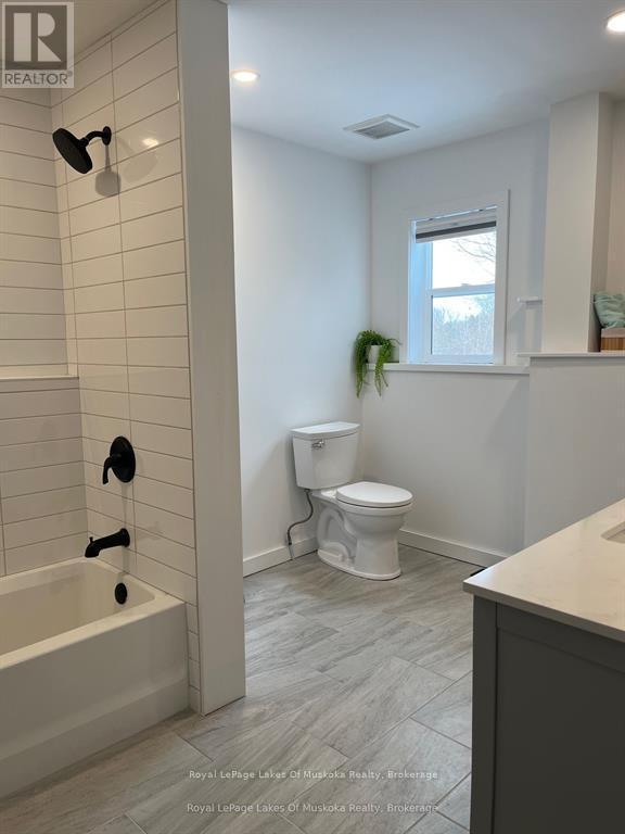 36 Ottawa Avenue, South River, ON - Indoor Photo Showing Bathroom