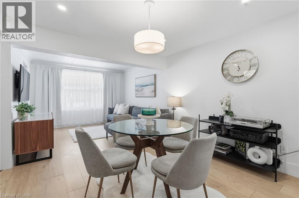 109 Grosvenor Avenue N, Hamilton, ON - Indoor Photo Showing Dining Room