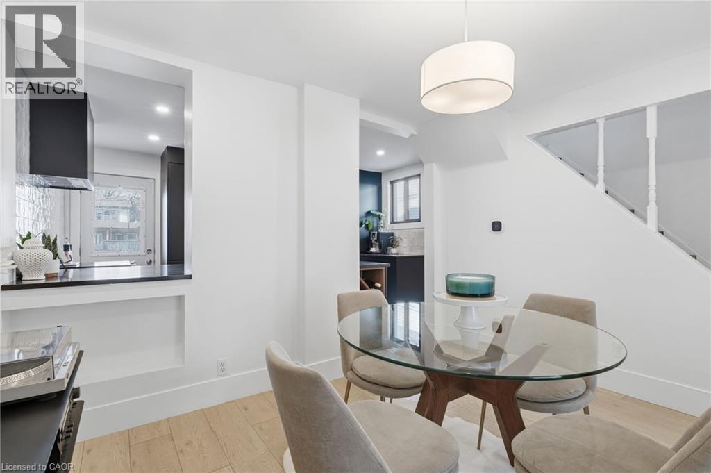 109 Grosvenor Avenue N, Hamilton, ON - Indoor Photo Showing Dining Room