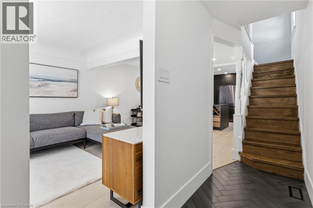 109 Grosvenor Avenue N, Hamilton, ON - Indoor Photo Showing Other Room