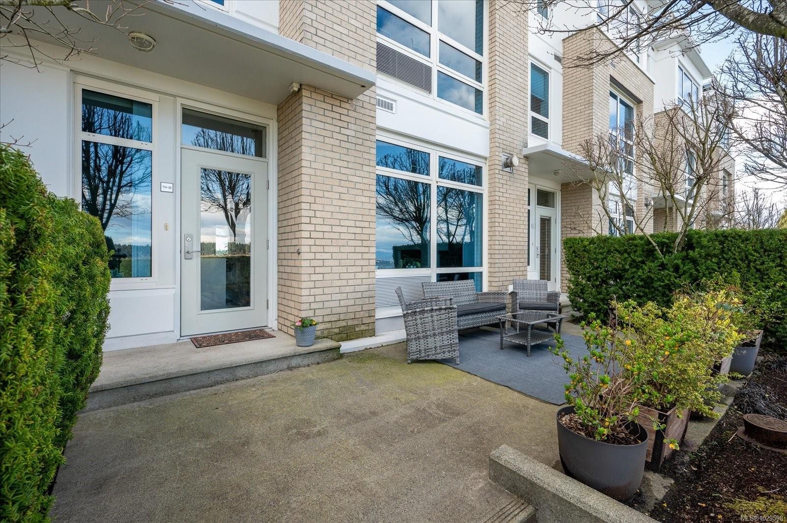 Th10-38 Front St, Nanaimo, BC