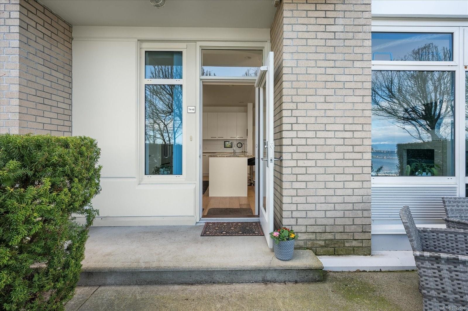 Th10-38 Front St, Nanaimo, BC