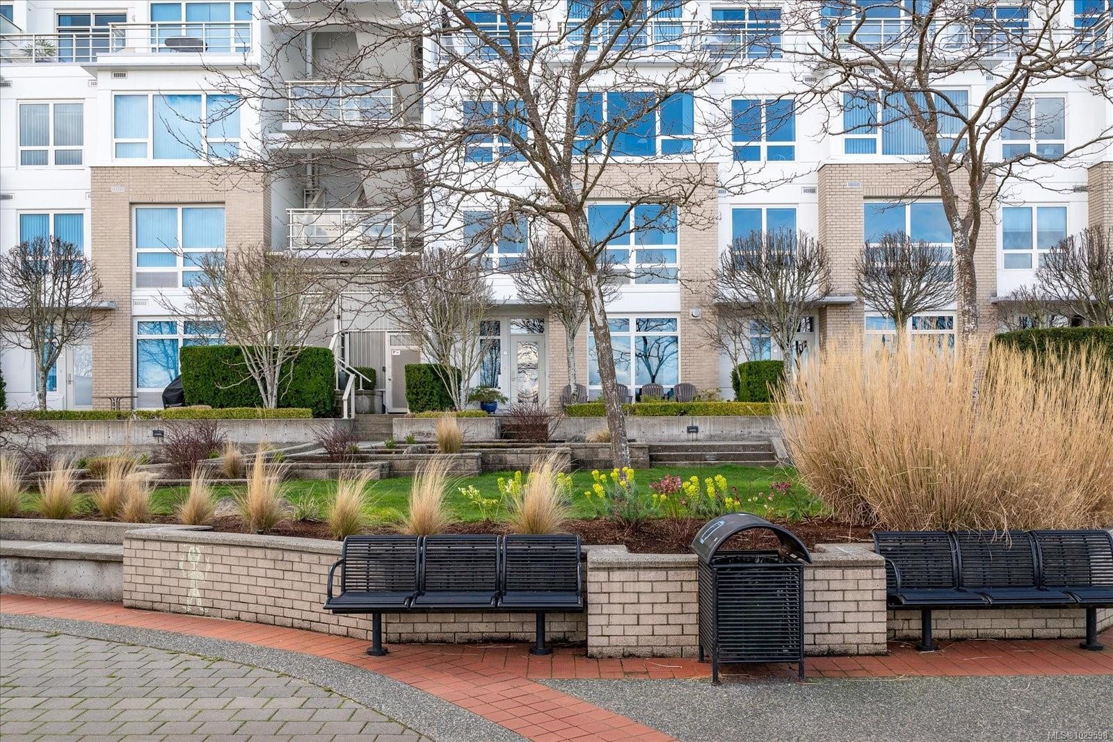 Th10-38 Front St, Nanaimo, BC