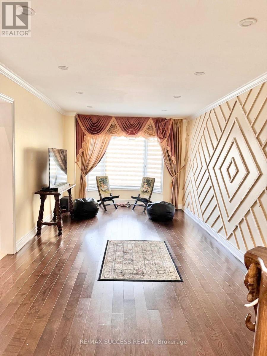 5715 Riverdale Crescent, Mississauga, ON - Indoor