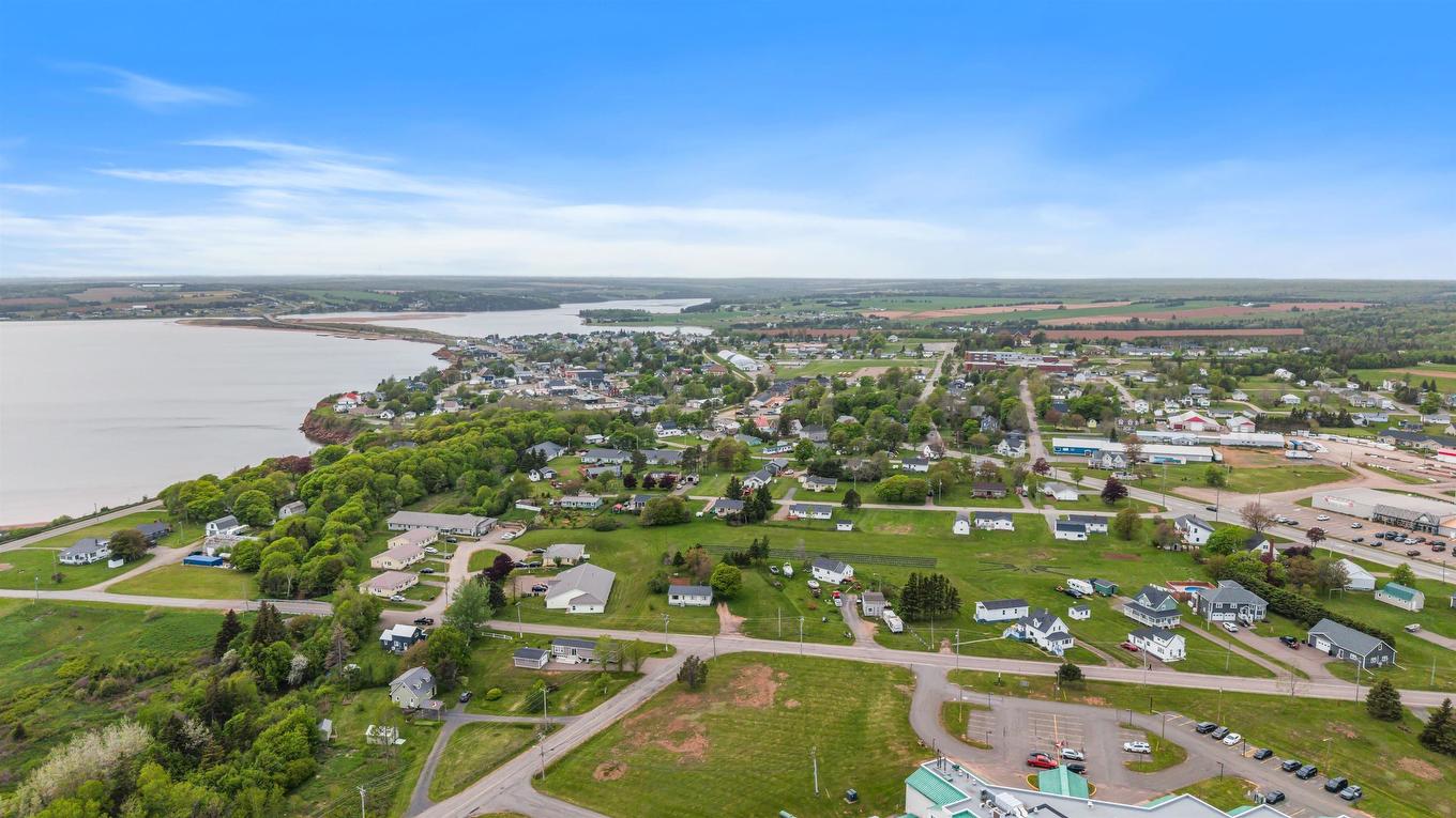 19 Macphee Avenue, Souris, PE