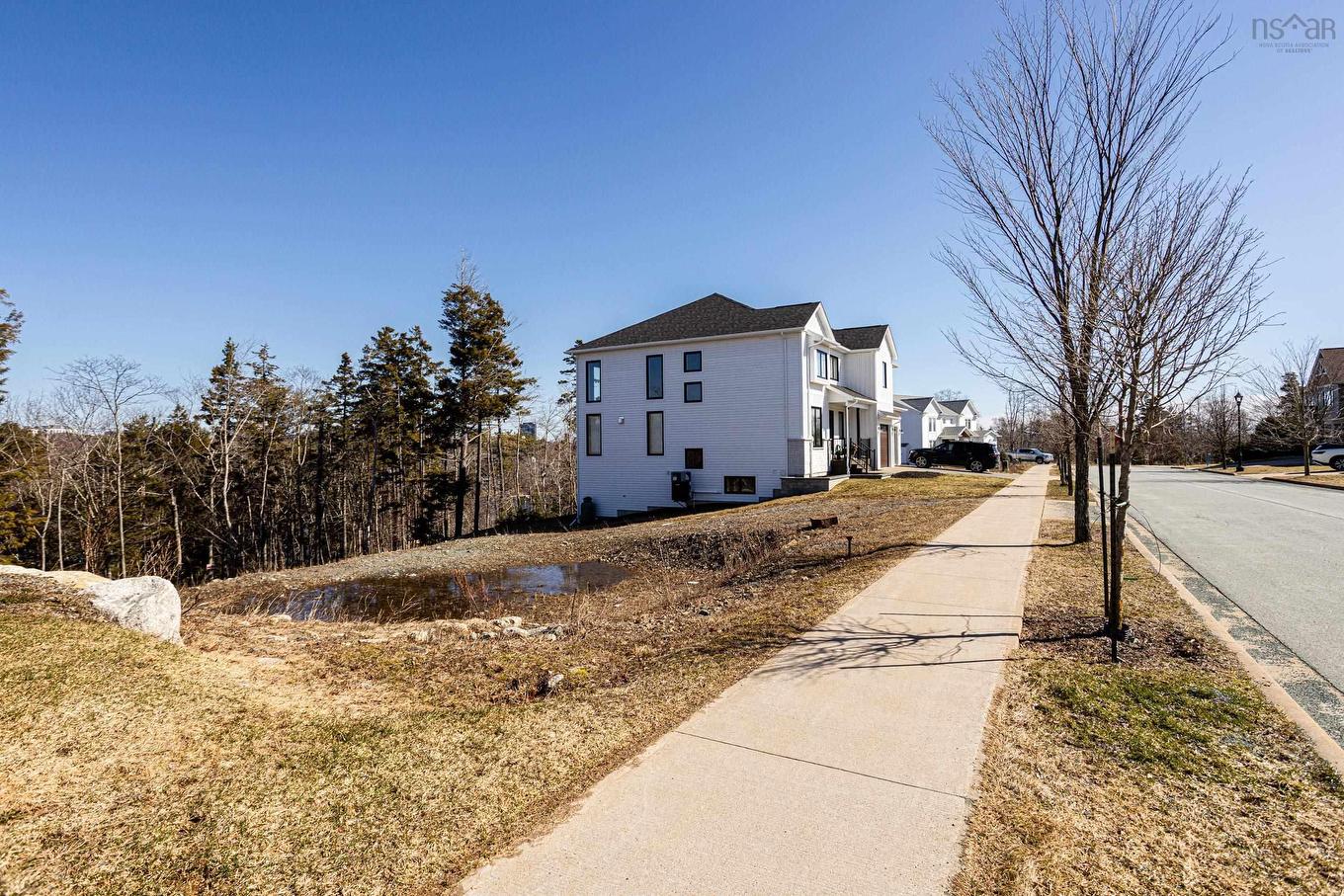 61 Hearthwood Crescent, Halifax, NS