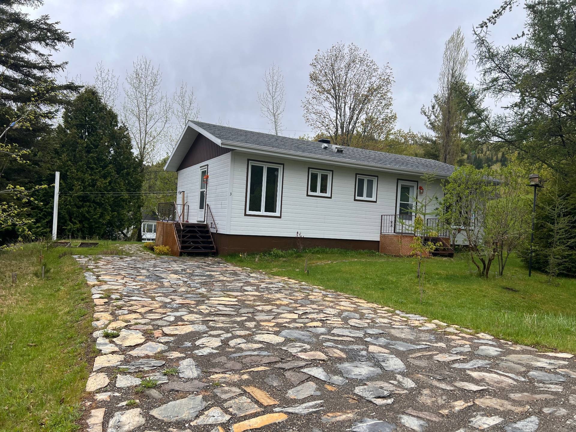 Front of Structure - 3 Rue Du Beau-Pré, Matapédia, QC - Outdoor