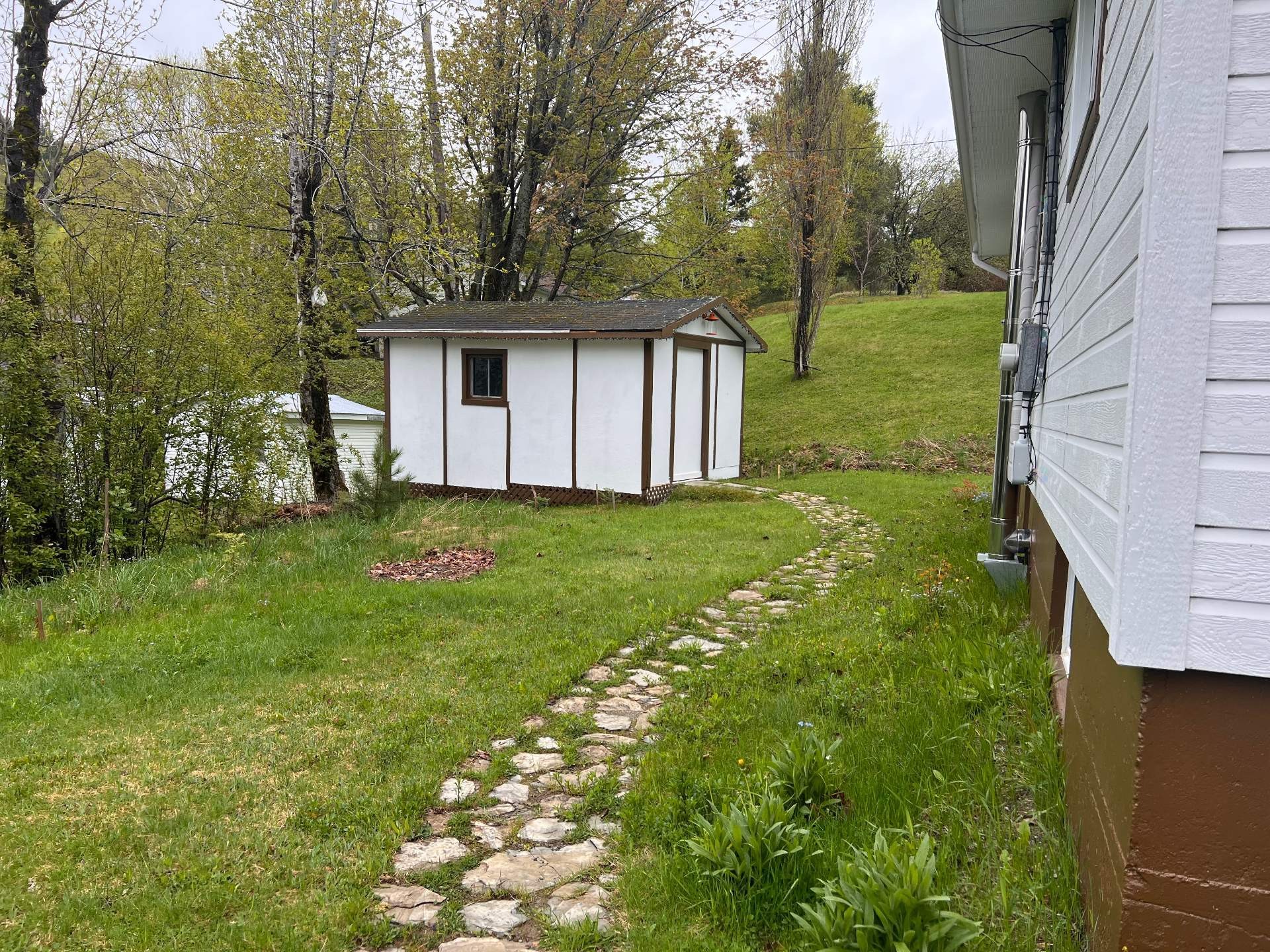 Shed - 3 Rue Du Beau-Pré, Matapédia, QC - Outdoor