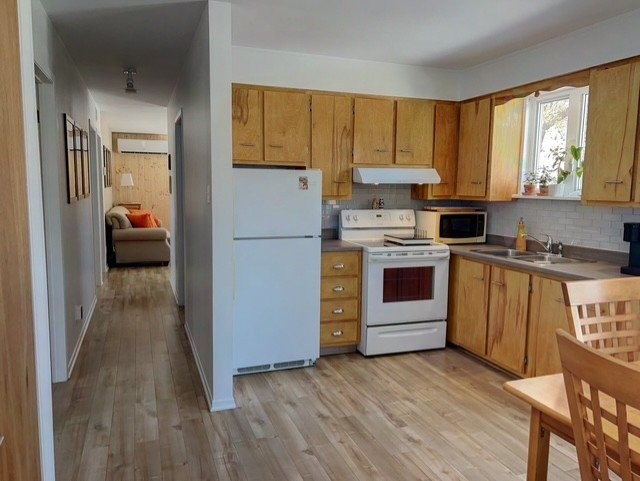 Kitchen - 3 Rue Du Beau-Pré, Matapédia, QC - Indoor Photo Showing Kitchen With Double Sink