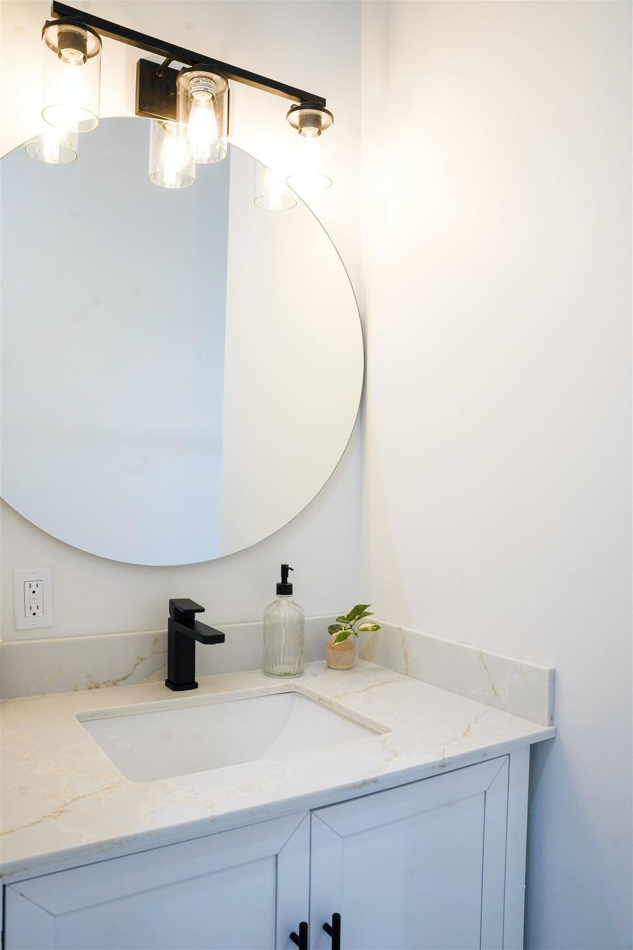 3222 96 High Street N, Thunder Bay, ON - Indoor Photo Showing Bathroom