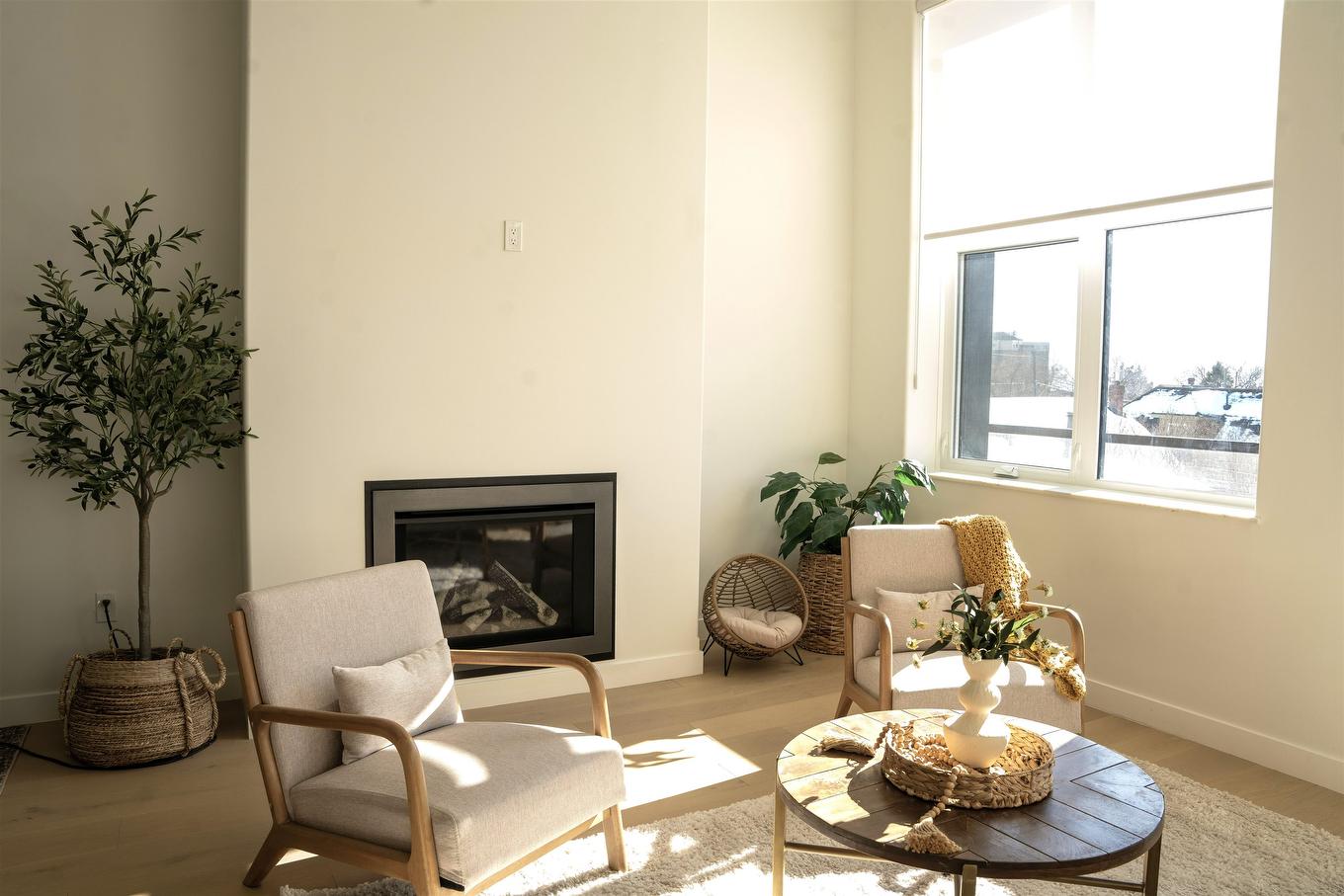 3222 96 High Street N, Thunder Bay, ON - Indoor Photo Showing Living Room With Fireplace