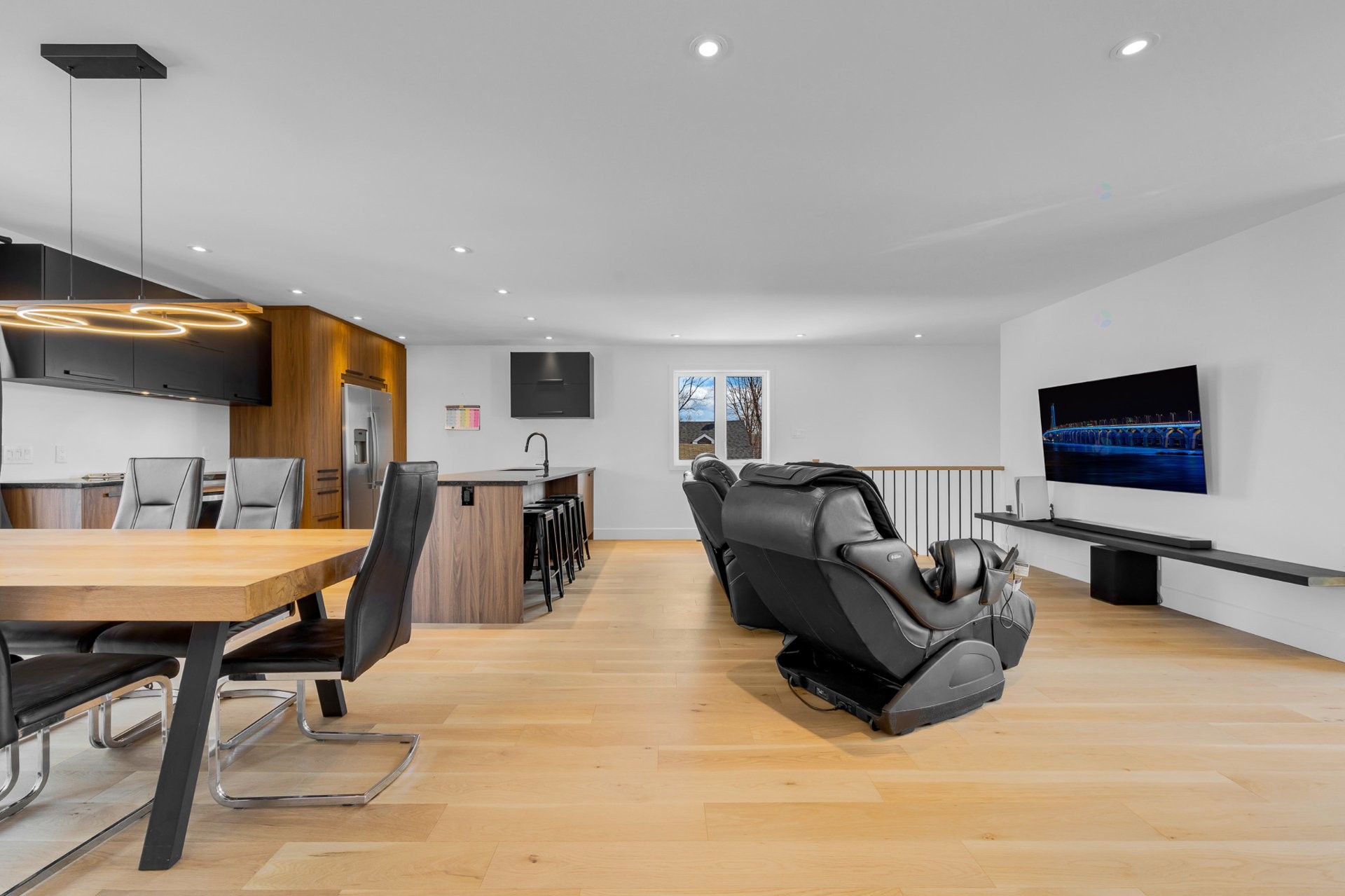 Living Room - 1559 53E Avenue, Laval (Laval-Ouest), QC - Indoor Photo Showing Dining Room
