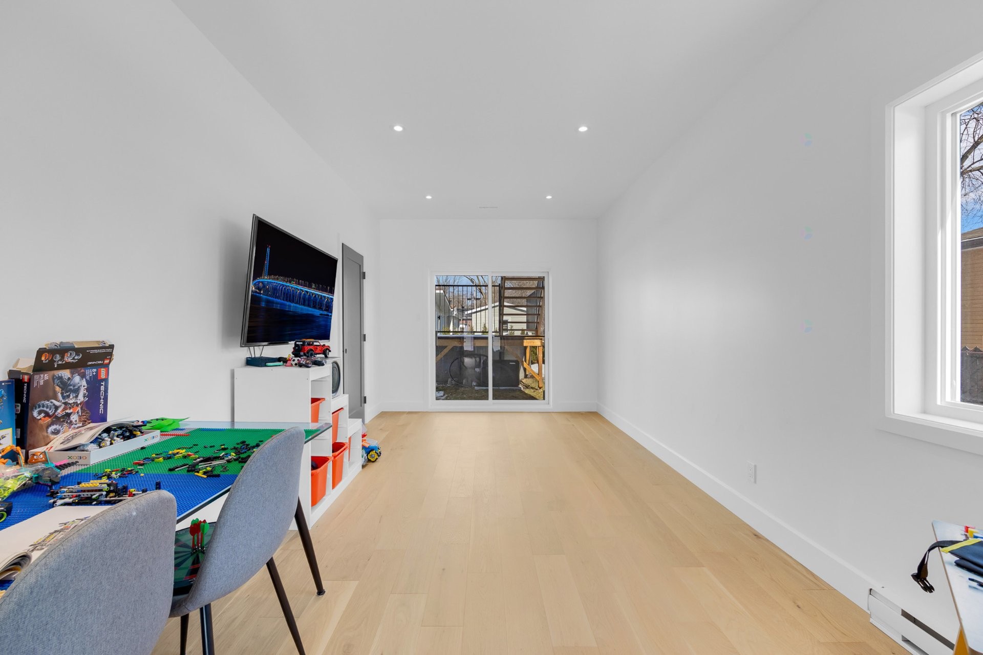 Family Room - 1559 53E Avenue, Laval (Laval-Ouest), QC - Indoor Photo Showing Other Room
