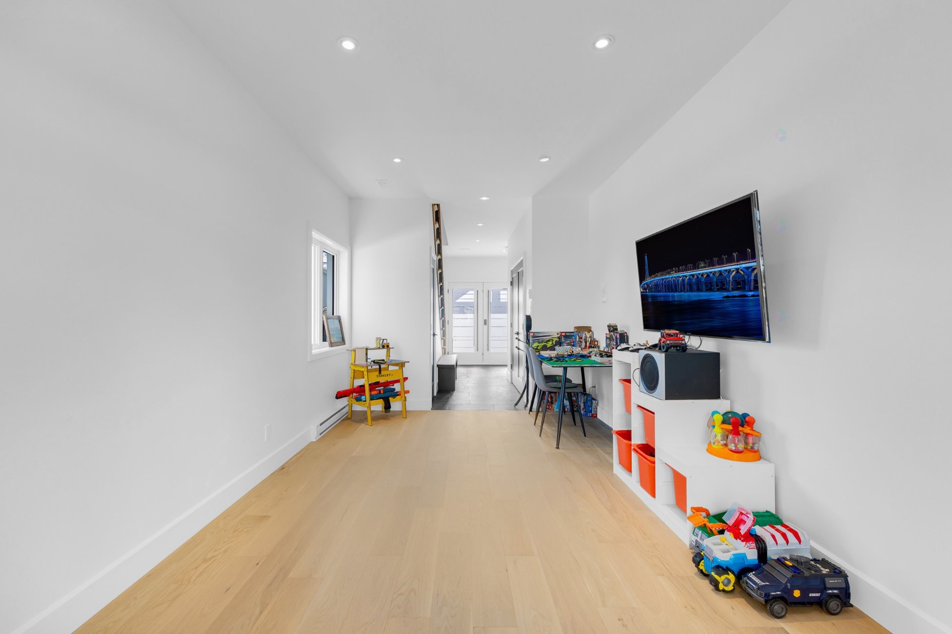 Family Room - 1559 53E Avenue, Laval (Laval-Ouest), QC - Indoor Photo Showing Other Room