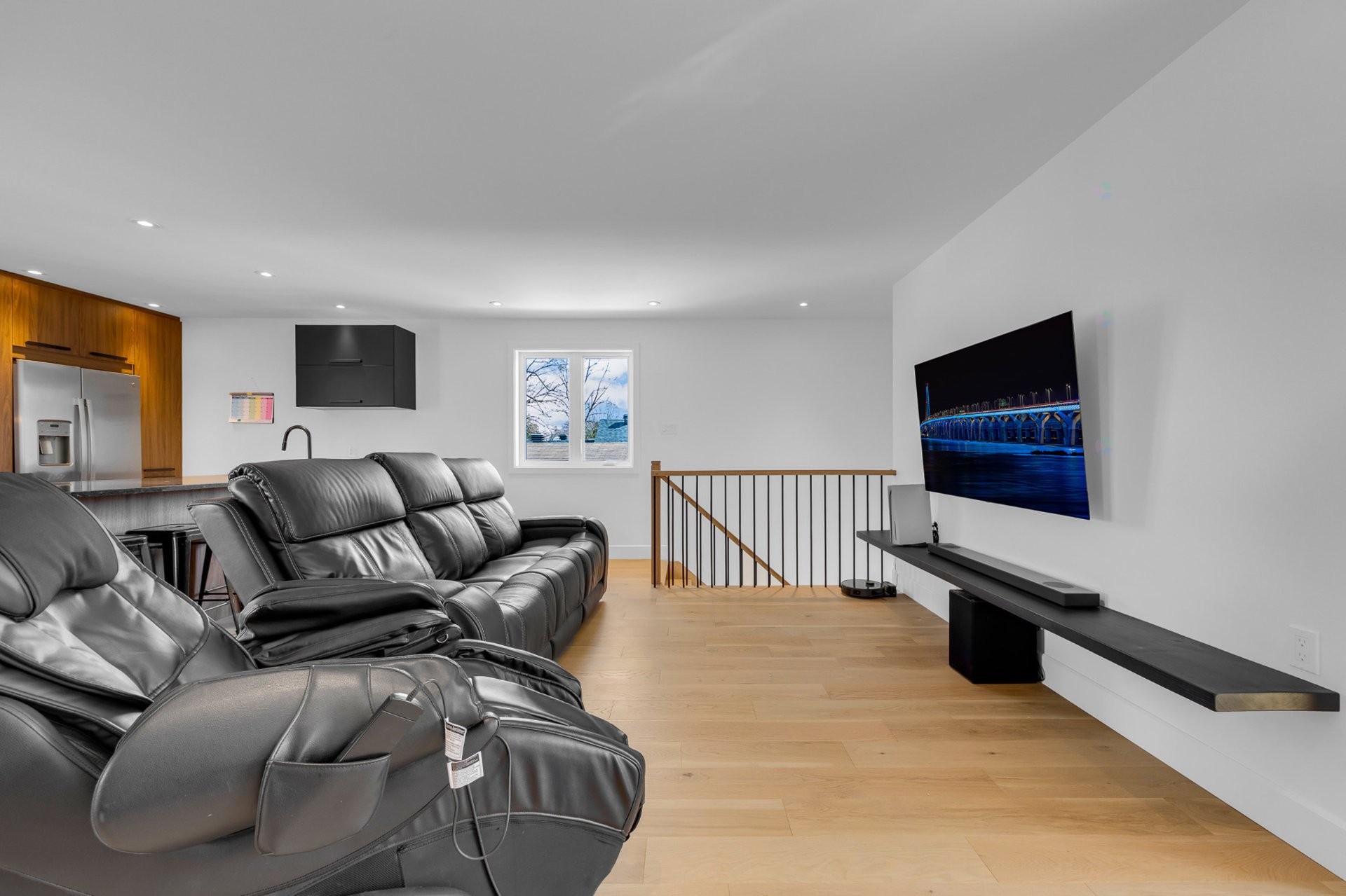 Living Room - 1559 53E Avenue, Laval (Laval-Ouest), QC - Indoor Photo Showing Other Room