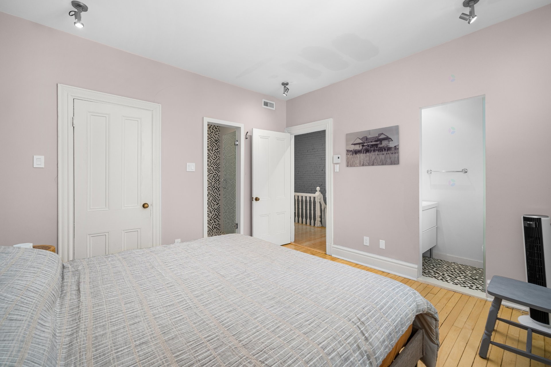 Master Bedroom - 2049 Rue Sanguinet, Montréal (Ville-Marie), QC - Indoor Photo Showing Bedroom