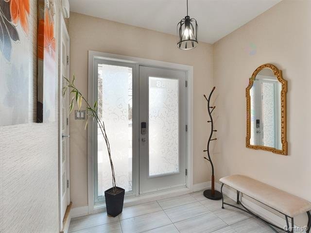 Mud Room - 256 Rue Séraphin-Bouc, Sainte-Anne-Des-Plaines, QC - Indoor Photo Showing Other Room