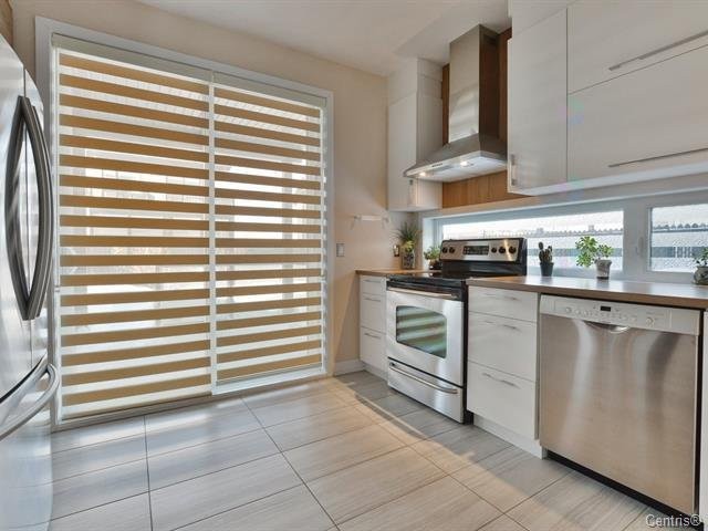 Kitchen - 256 Rue Séraphin-Bouc, Sainte-Anne-Des-Plaines, QC - Indoor Photo Showing Kitchen