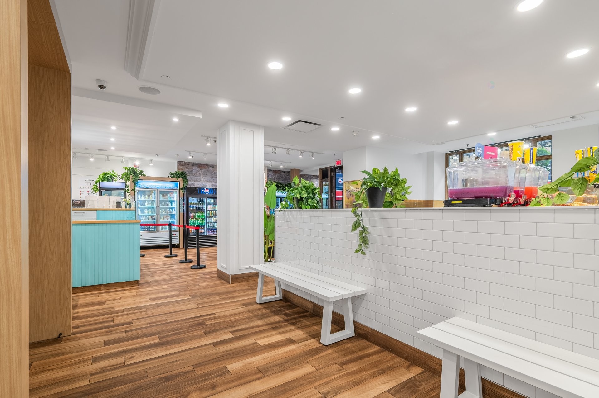 Commerce - 1015 Rue St-Jean, Québec (La Cité-Limoilou), QC - Indoor Photo Showing Other Room