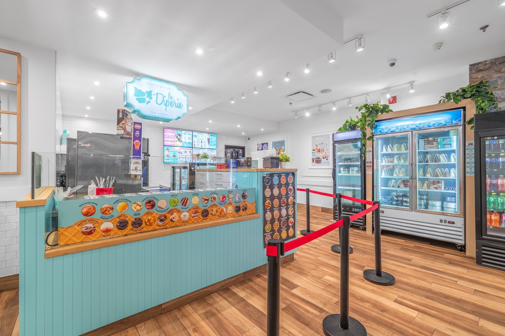 Commerce - 1015 Rue St-Jean, Québec (La Cité-Limoilou), QC - Indoor Photo Showing Other Room