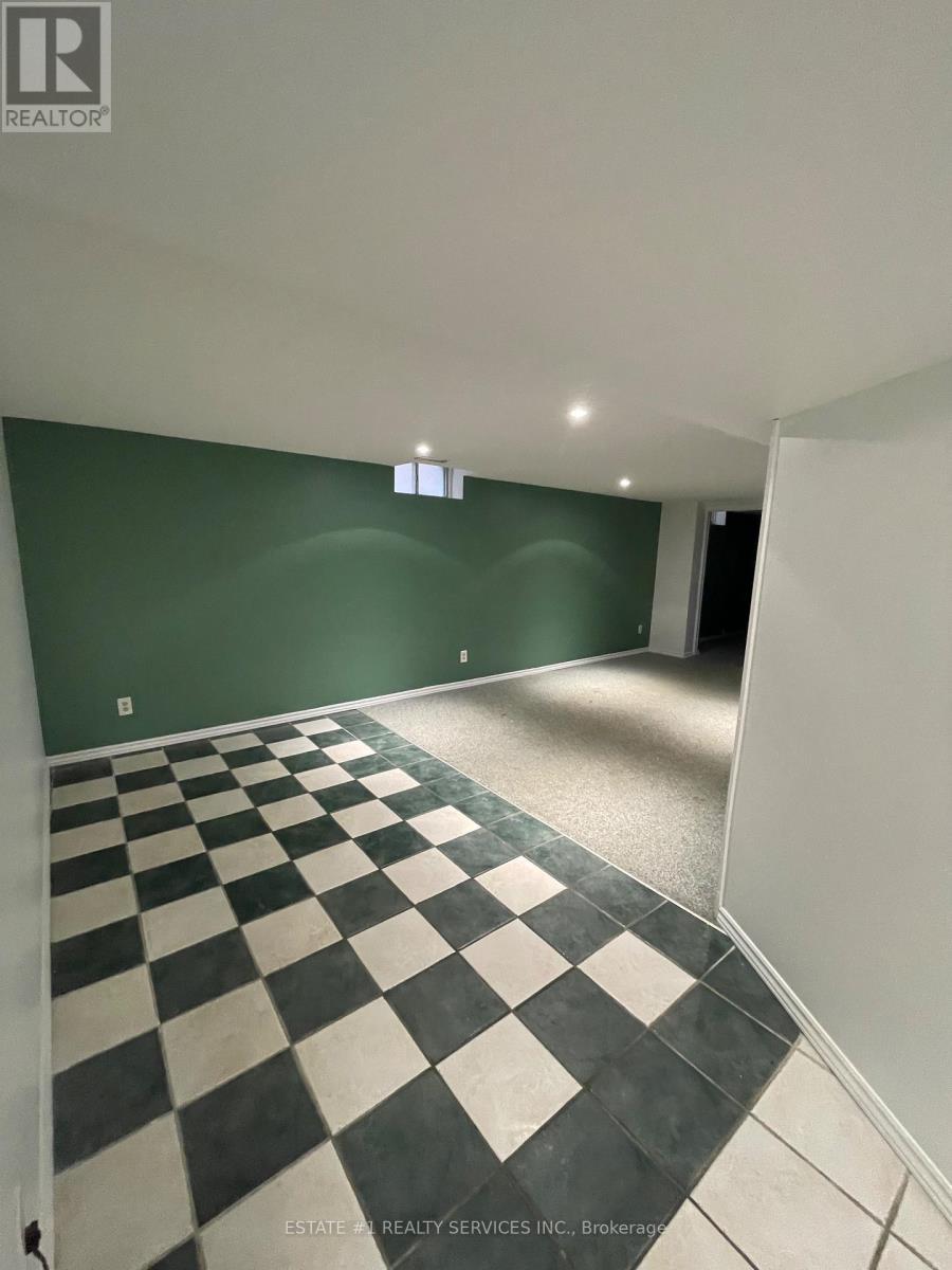 2943 Gulfstream Way, Mississauga, ON - Indoor Photo Showing Other Room