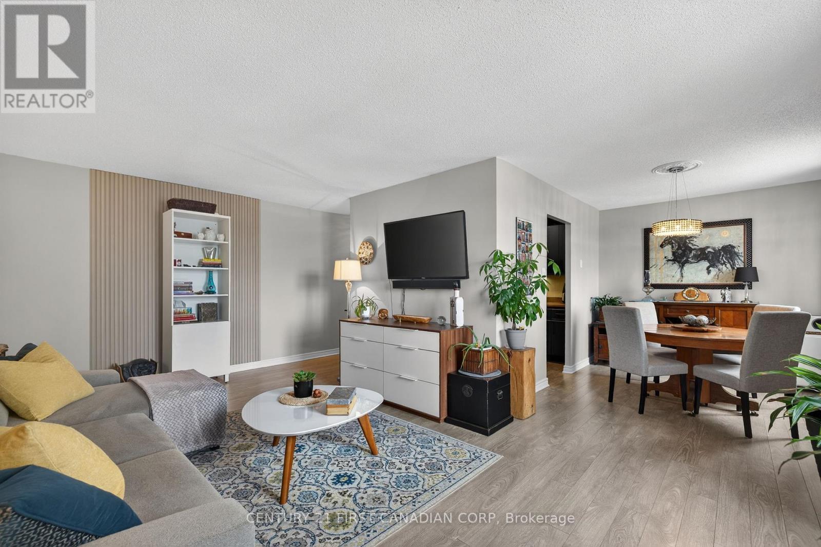 405 - 440 Central Avenue, London East (East F), ON - Indoor Photo Showing Living Room