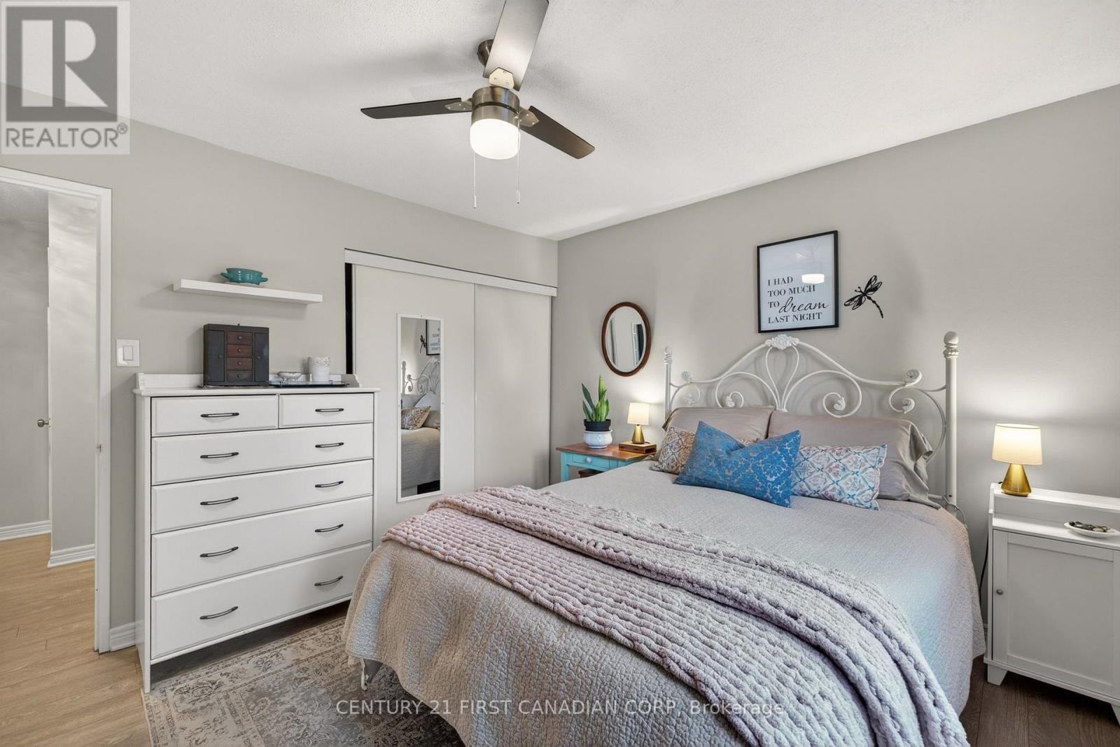 405 - 440 Central Avenue, London East (East F), ON - Indoor Photo Showing Bedroom