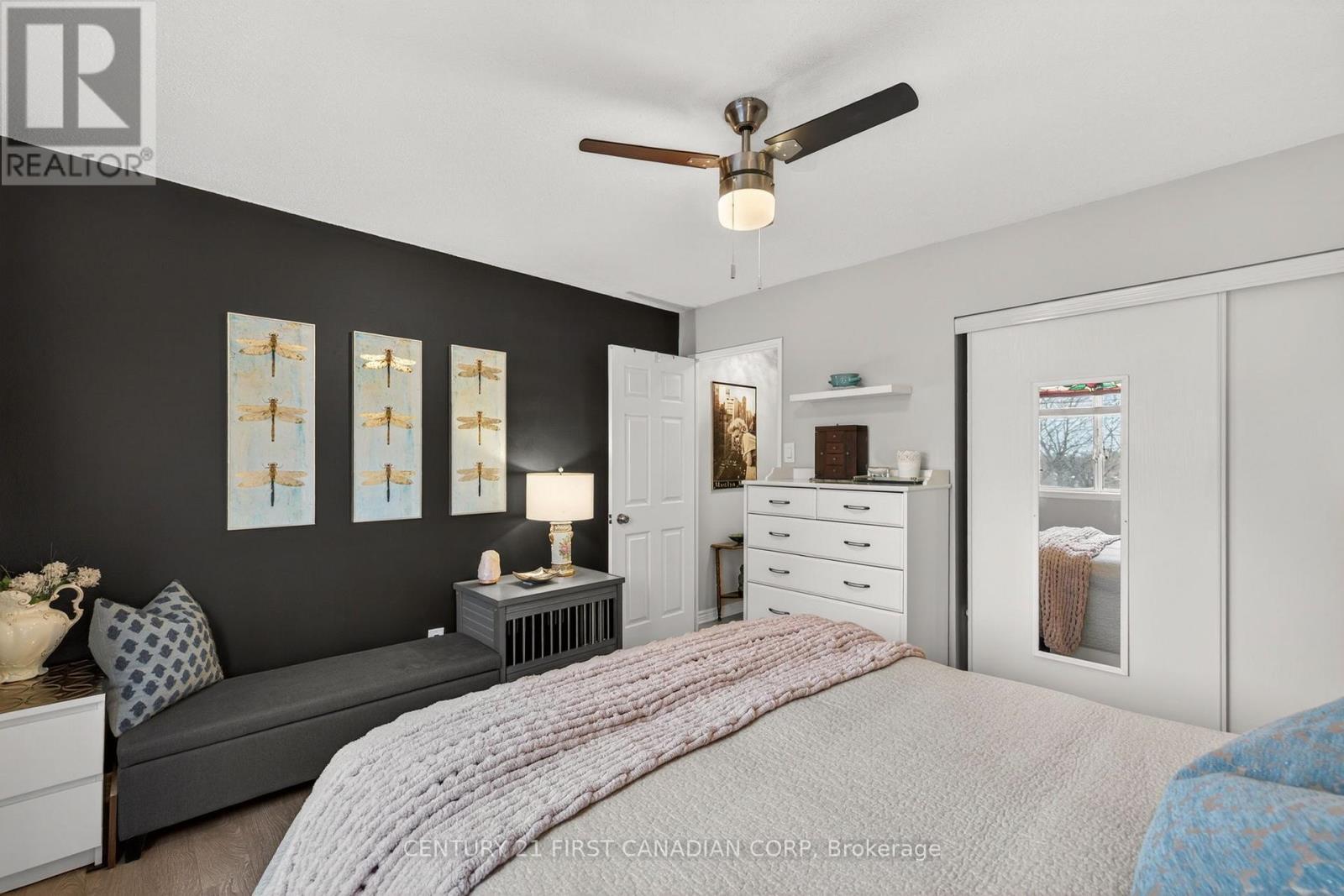 405 - 440 Central Avenue, London East (East F), ON - Indoor Photo Showing Bedroom