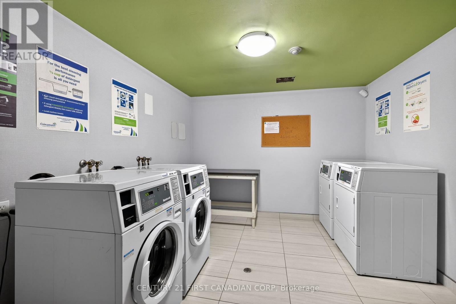 405 - 440 Central Avenue, London East (East F), ON - Indoor Photo Showing Laundry Room