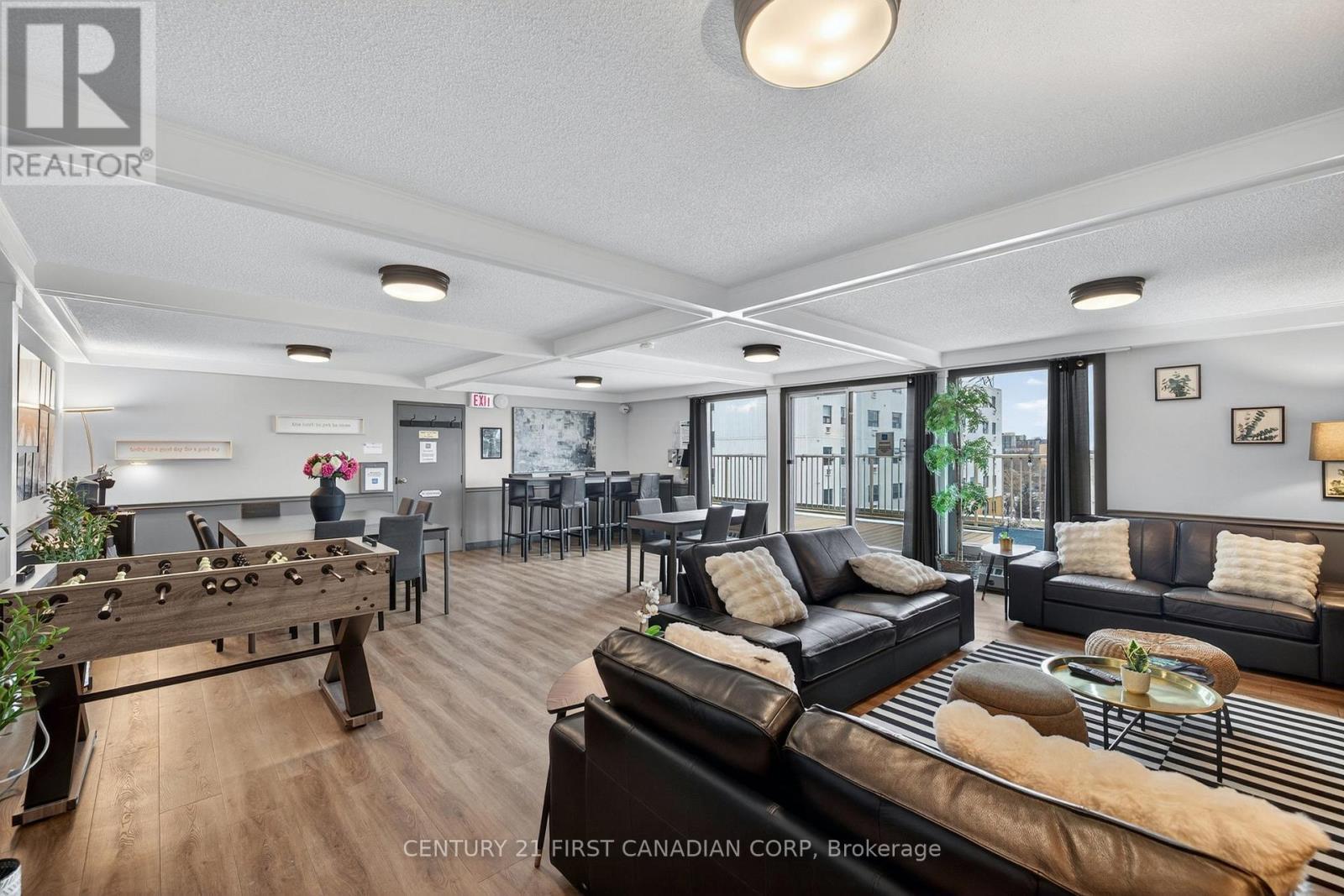 405 - 440 Central Avenue, London East (East F), ON - Indoor Photo Showing Living Room