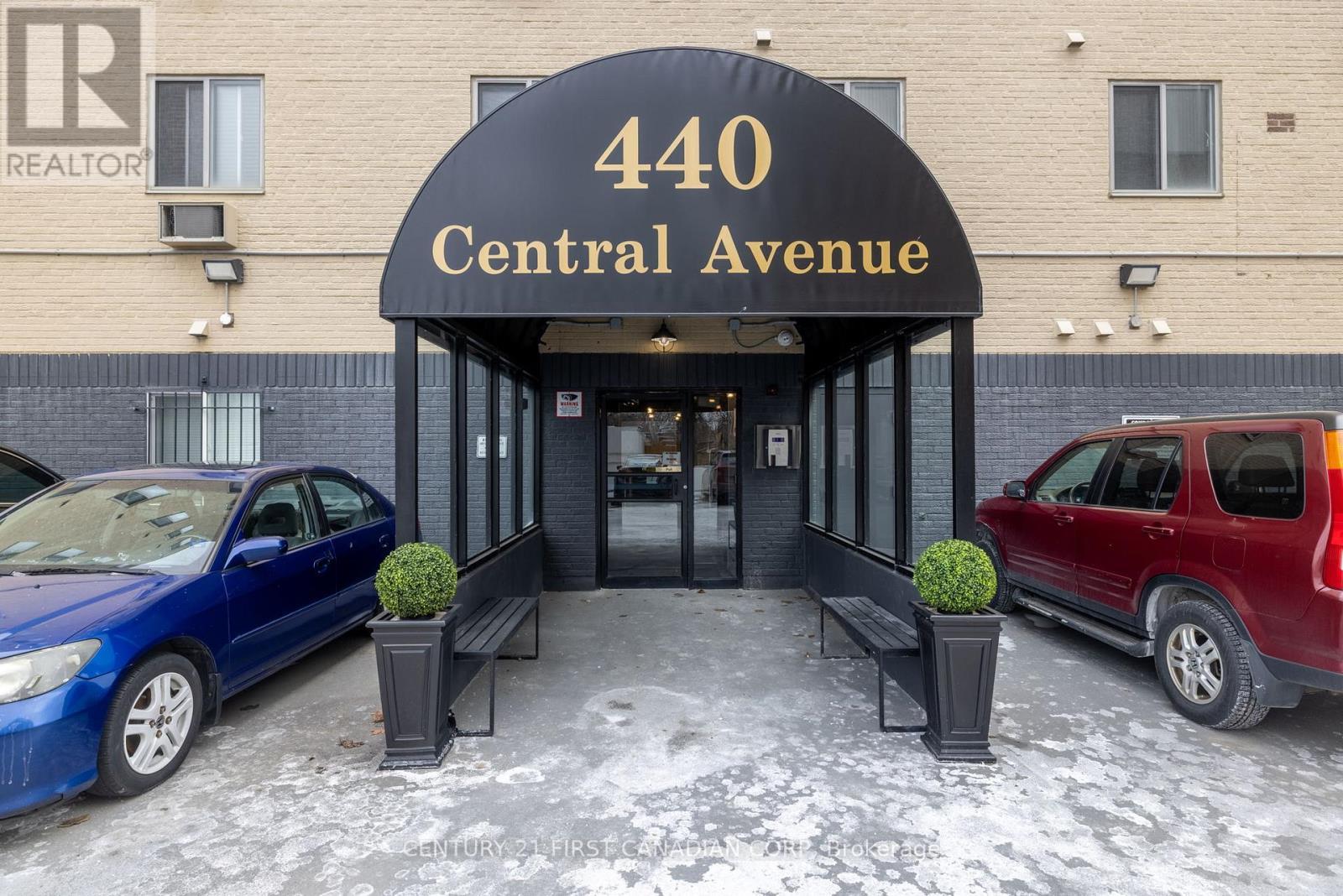 405 - 440 Central Avenue, London East (East F), ON - Outdoor With Exterior