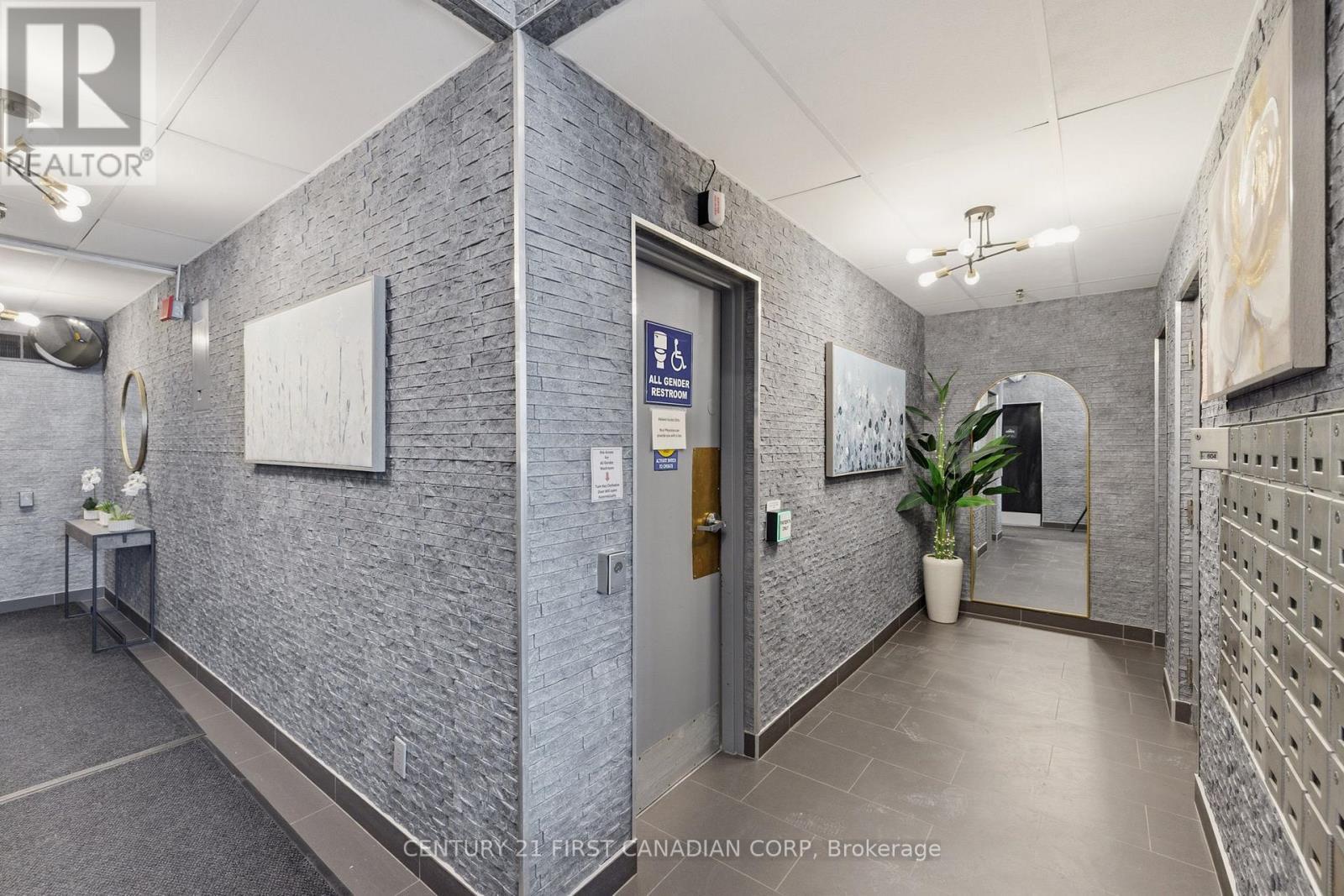 405 - 440 Central Avenue, London East (East F), ON - Indoor Photo Showing Other Room