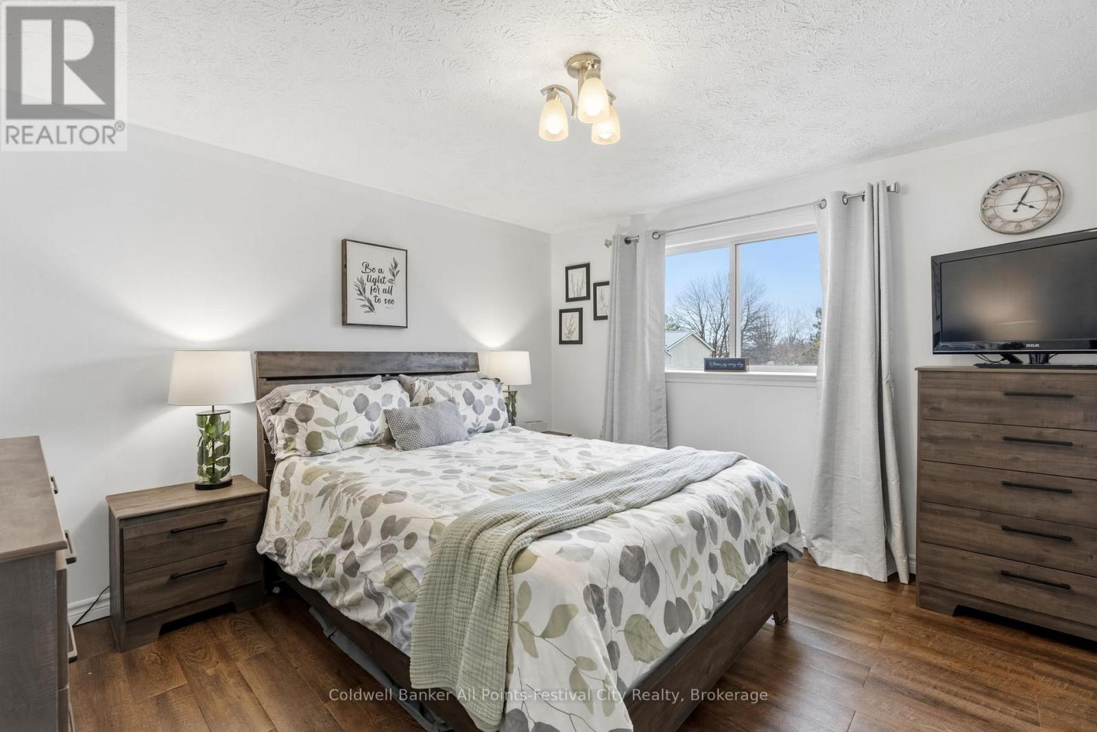 146 Bennett Street E, Goderich (Goderich (Town)), ON - Indoor Photo Showing Bedroom
