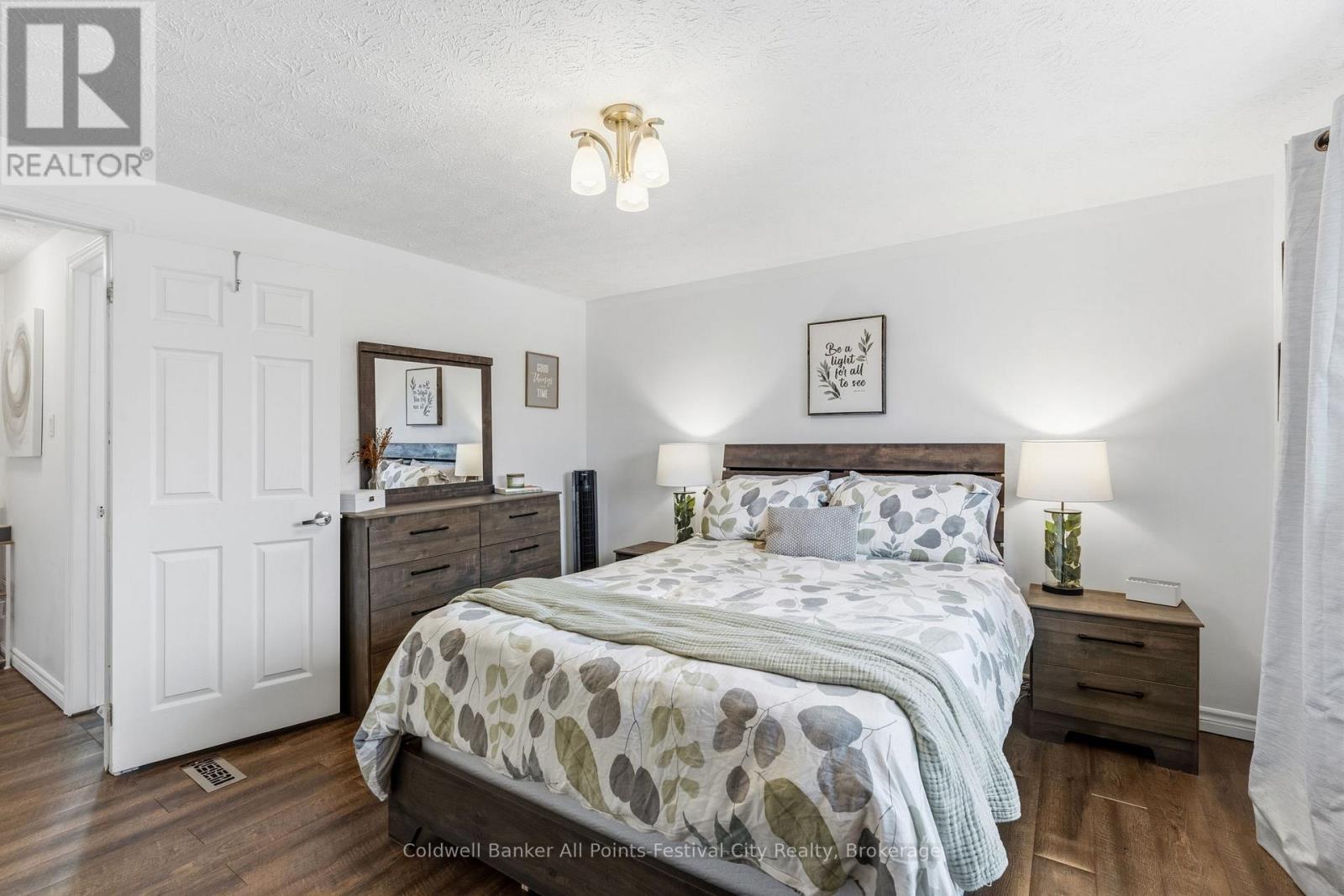 146 Bennett Street E, Goderich (Goderich (Town)), ON - Indoor Photo Showing Bedroom