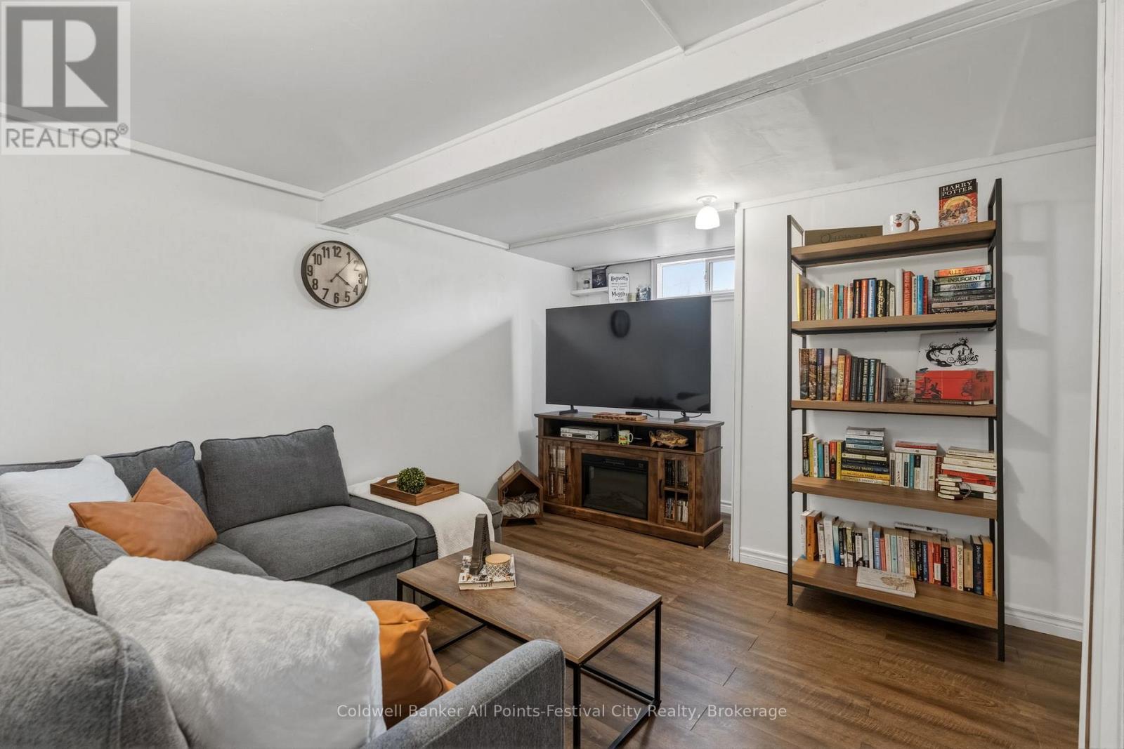 146 Bennett Street E, Goderich (Goderich (Town)), ON - Indoor Photo Showing Living Room