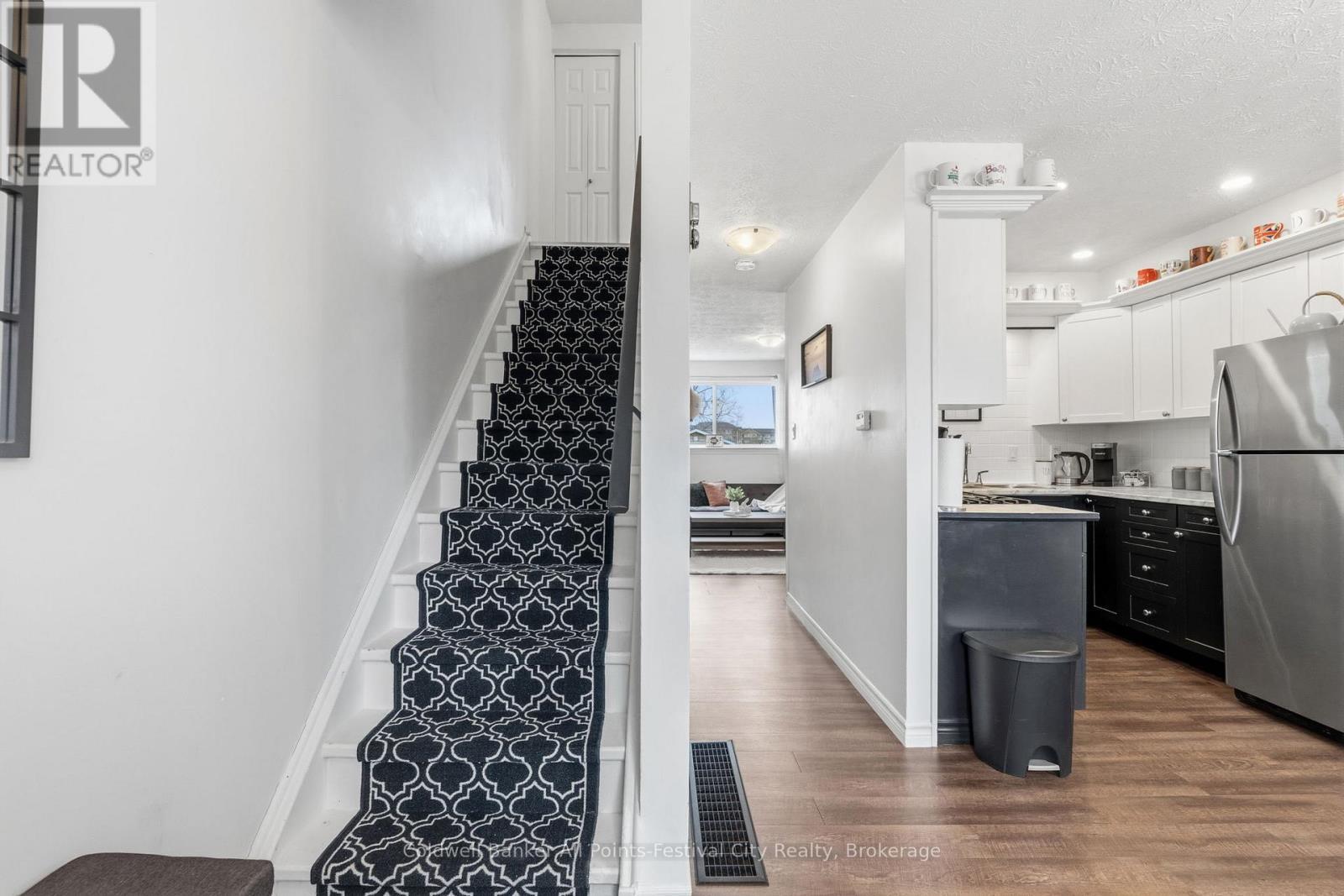 146 Bennett Street E, Goderich (Goderich (Town)), ON - Indoor Photo Showing Kitchen